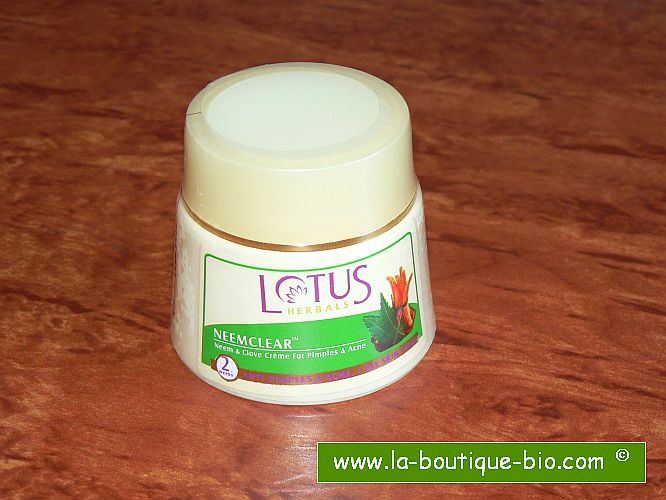 <b>PIMPLES AND ACNE CREAM</B><BR>LOTUS - NEEMCLEAR<BR>Neem and Clove<br>25 grs