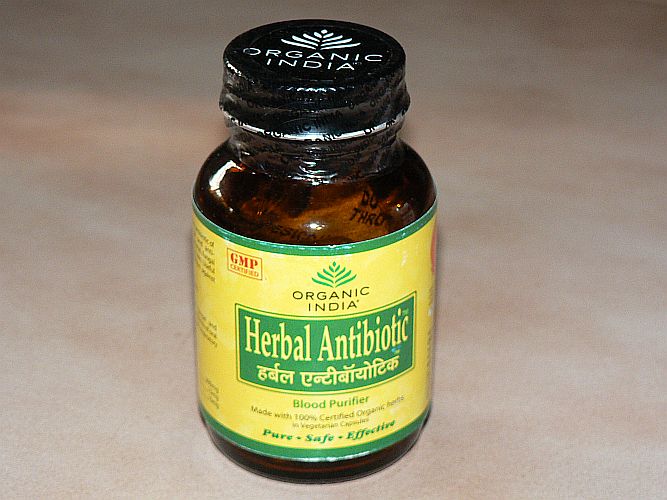 <b>HERBAL ANTIBIOTIC</b><br>Azadirachta indica - Leaves, Twigs and Flowers<br>OI - HERBAL ANTIBIOTIC ORGANIC CERTIFIED<br>60 veg. capsules x 325 mg