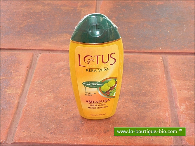 <b>HERBAL SHAMPOO</B><BR>LOTUS - KREA-VEDA AMLAPURA<BR>Shikakai, Amla and Reetha<br>220 ml