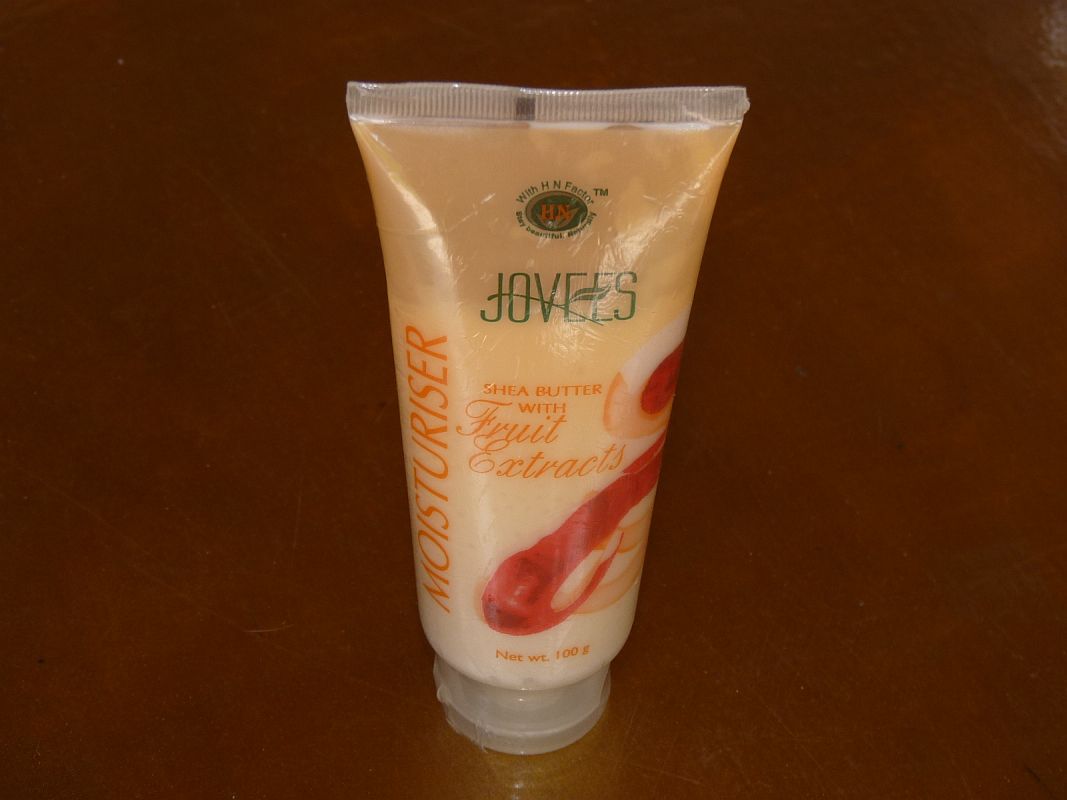 <b>SHEA BUTTER MOISTURISER WITH FRUIT EXTRACTS</B><BR>For normal to dry skin<BR>JOVEES <BR>100 grs
