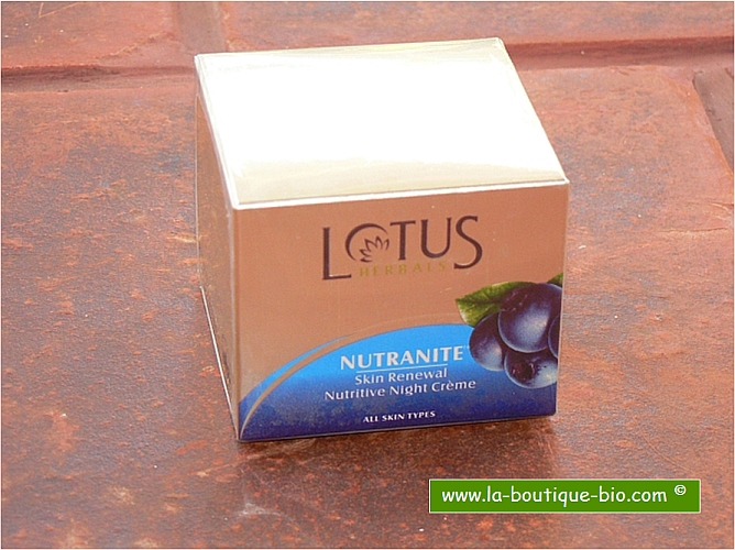 <b>NUTRITIVE NIGHT CREAM</B><BR>LOTUS - NUTRANITE<BR>Grape, Ginseng and Lily nectar<br>50 grs